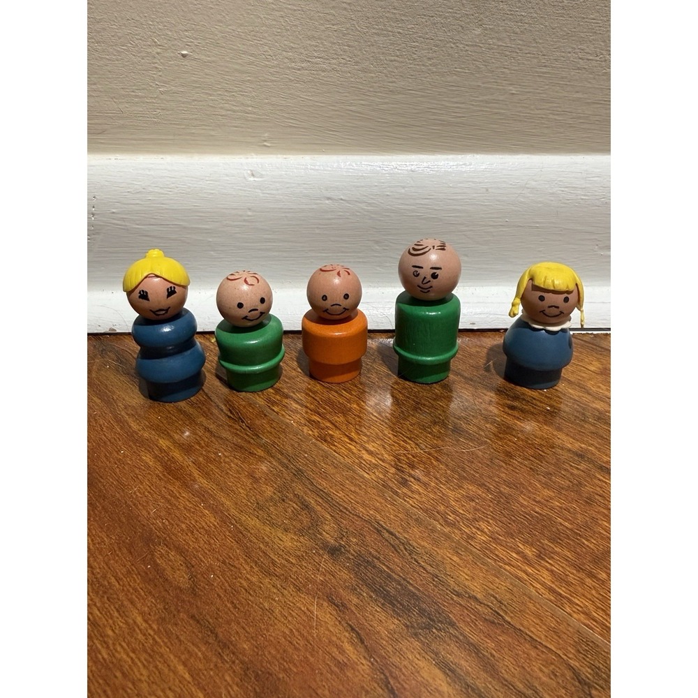 Vintage Wooden Fisher Price Little People Lot of 5 with Wood Heads